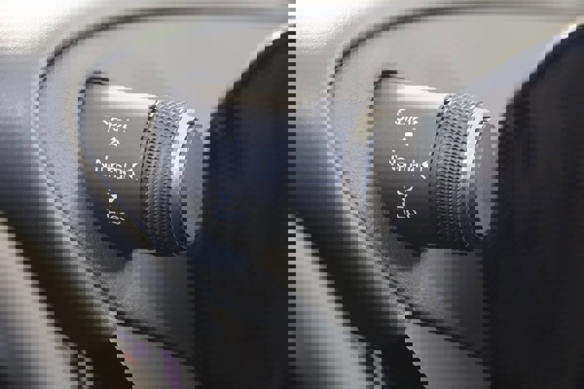 Used 2024 Lexus ES 350 w/ Accessory Package (Z2) image 31