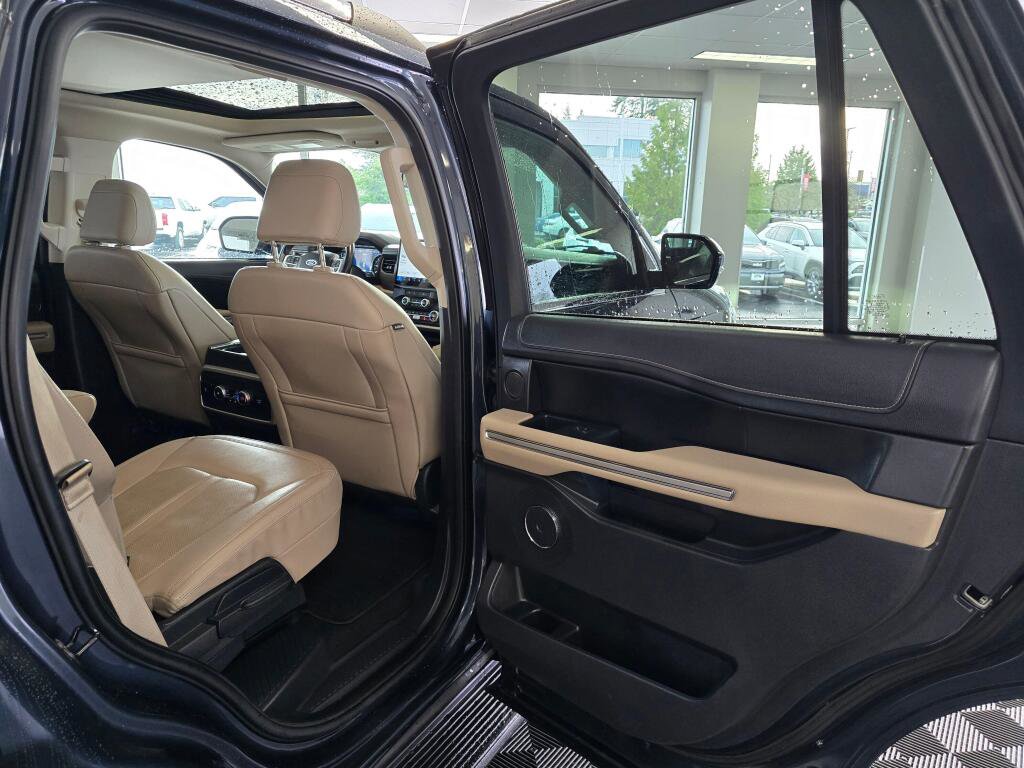 Used 2024 Ford Expedition Limited image 40