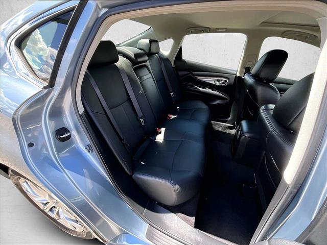 Used 2018 INFINITI Q70 Luxe RWD image 26