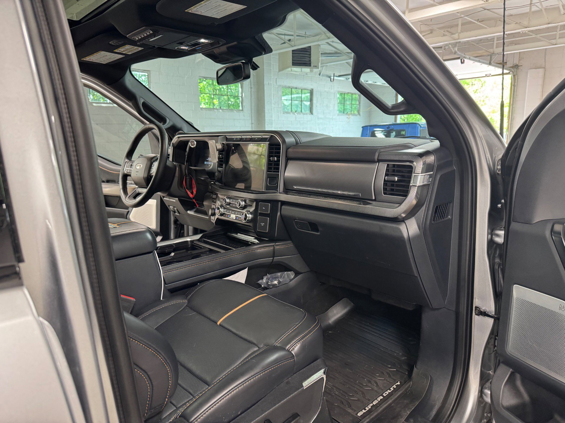 Used 2024 Ford F450 Platinum w/ Camper Package image 74