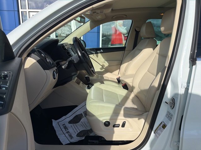 Used 2017 Volkswagen Tiguan Wolfsburg Edition image 11