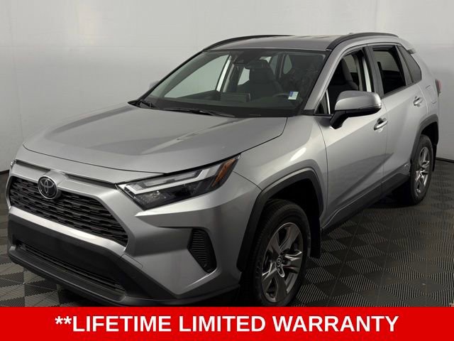 Used 2025 Toyota RAV4 LE AWD/4WD image 3