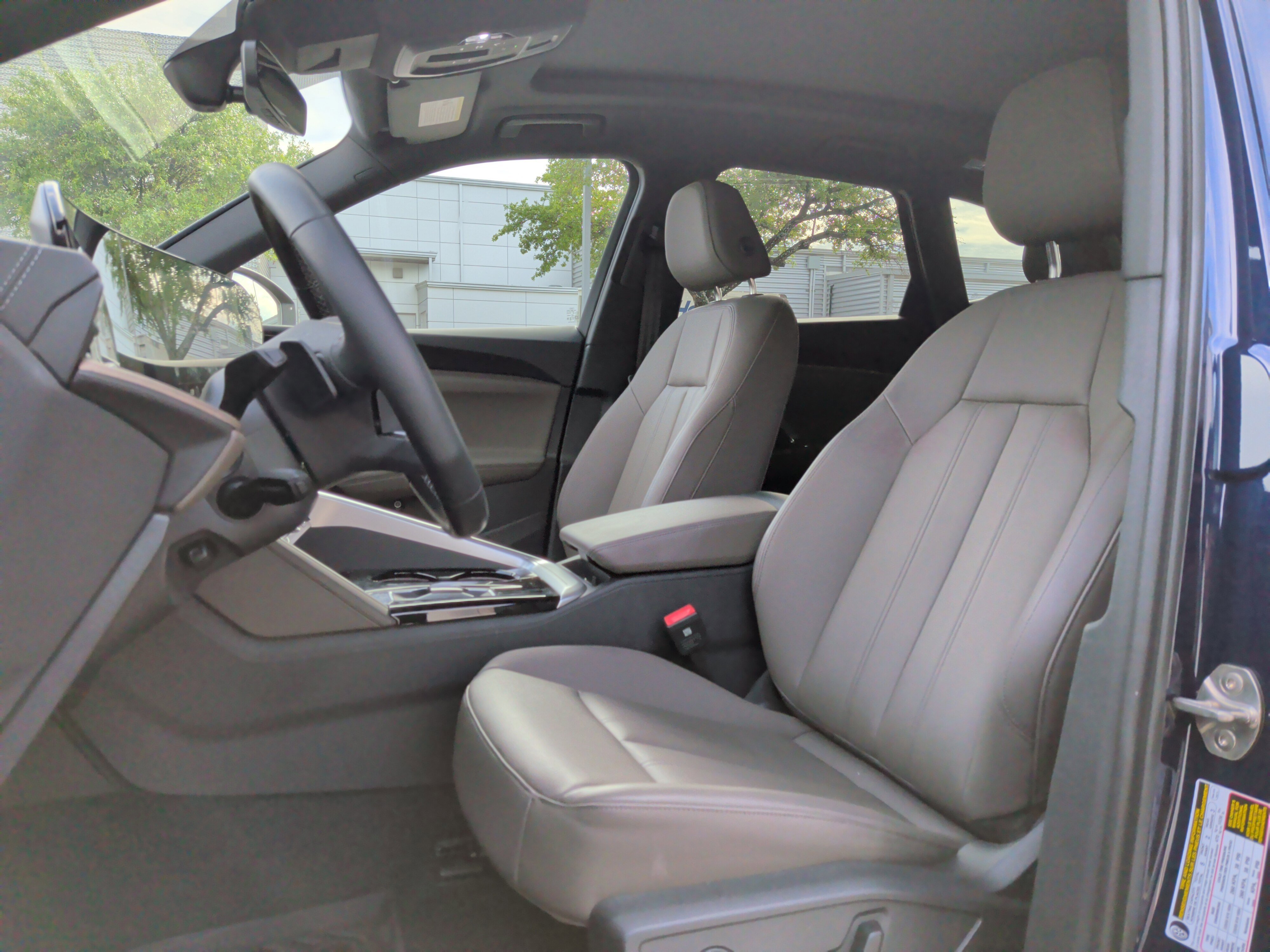 Used 2025 Audi Q5 Premium w/ Convenience Package image 14