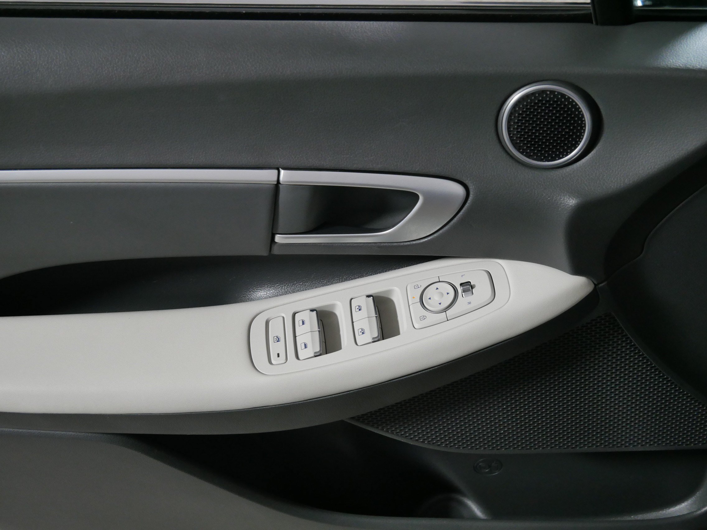 Used 2025 Hyundai Sonata SEL FWD image 19