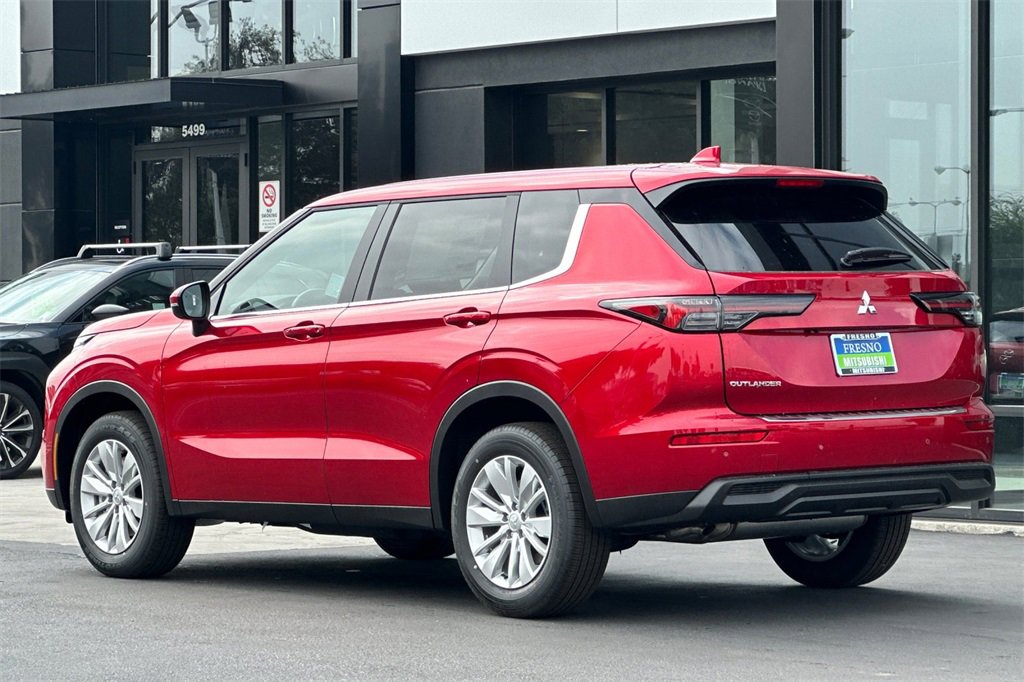 New 2025 Mitsubishi Outlander ES image 7