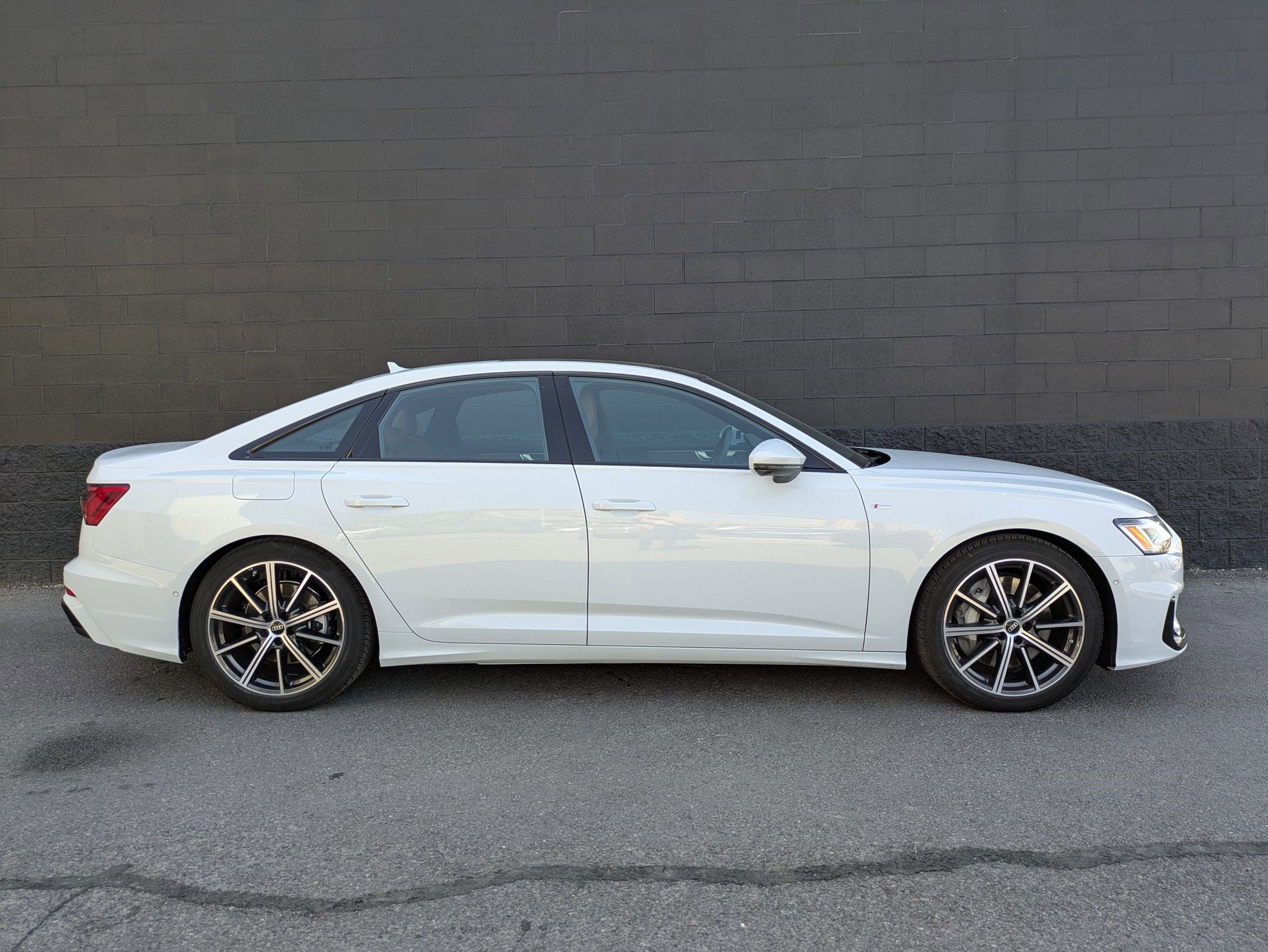 Used 2025 Audi A6 3.0T Premium w/ Convenience Plus Package image 4