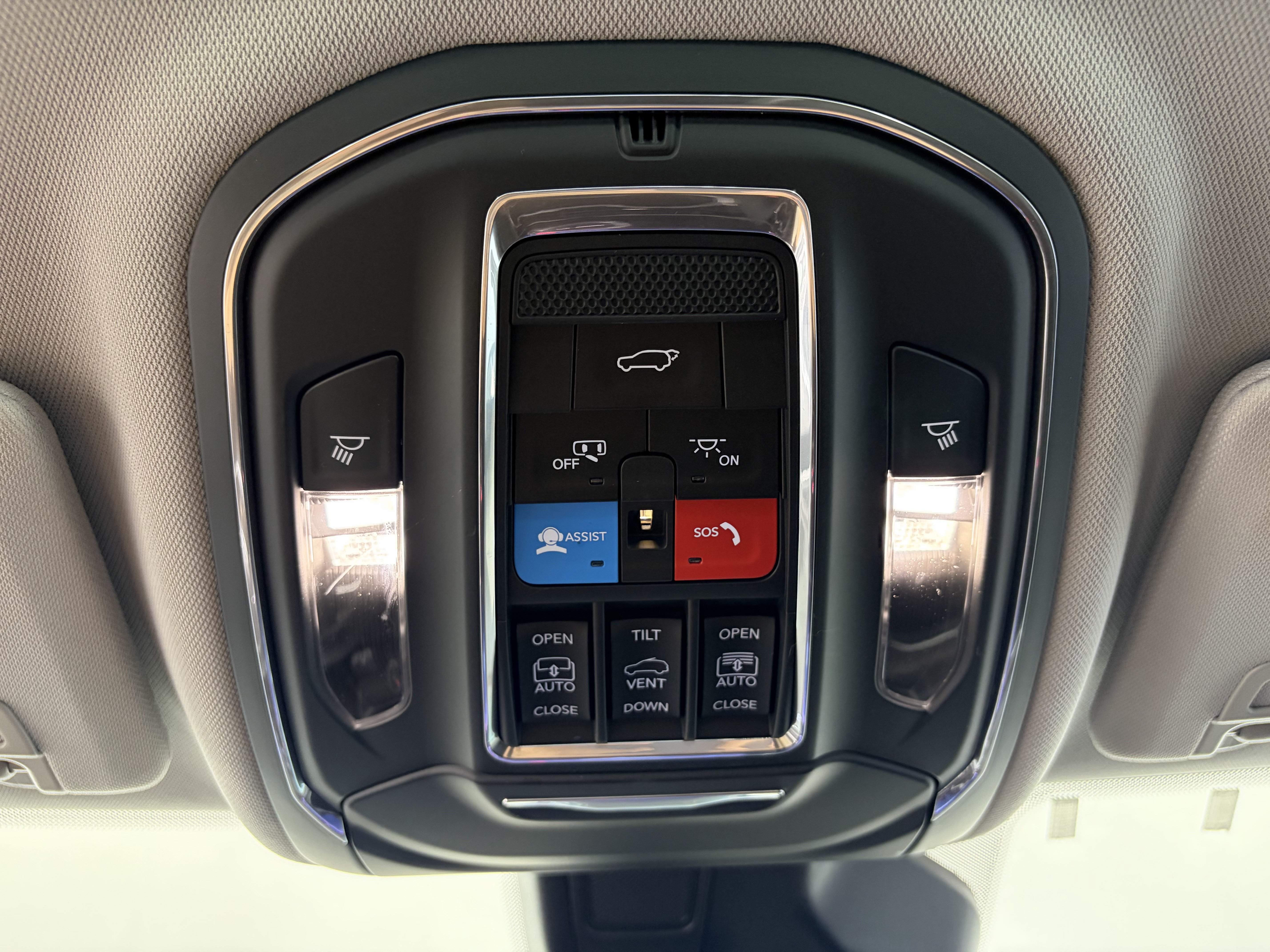 Used 2023 Jeep Grand Cherokee L Limited w/ Luxury Tech Group II AWD/4WD image 37