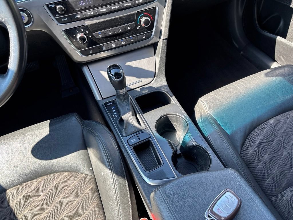 Used 2017 Hyundai Sonata Sport w/ Value Edition Package 02 FWD image 16