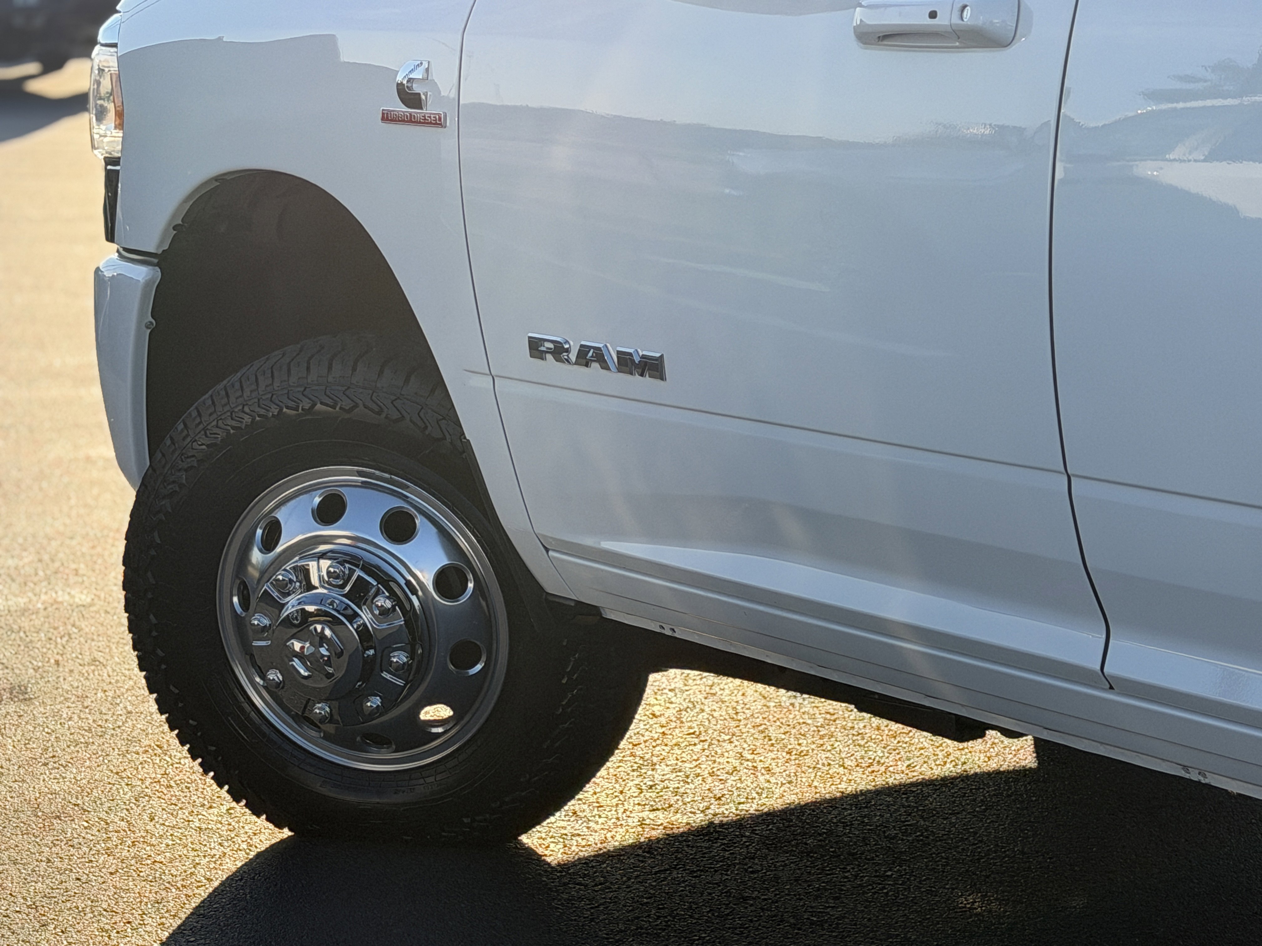 Used 2024 RAM 3500 Laramie image 6