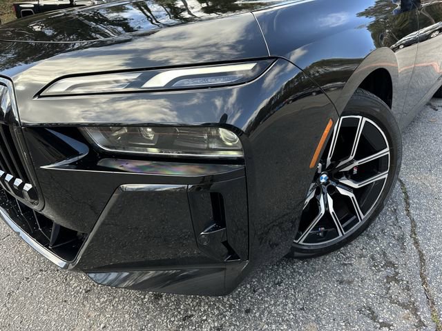 Used 2023 BMW 740i w/ Parking Assistance Package image 11