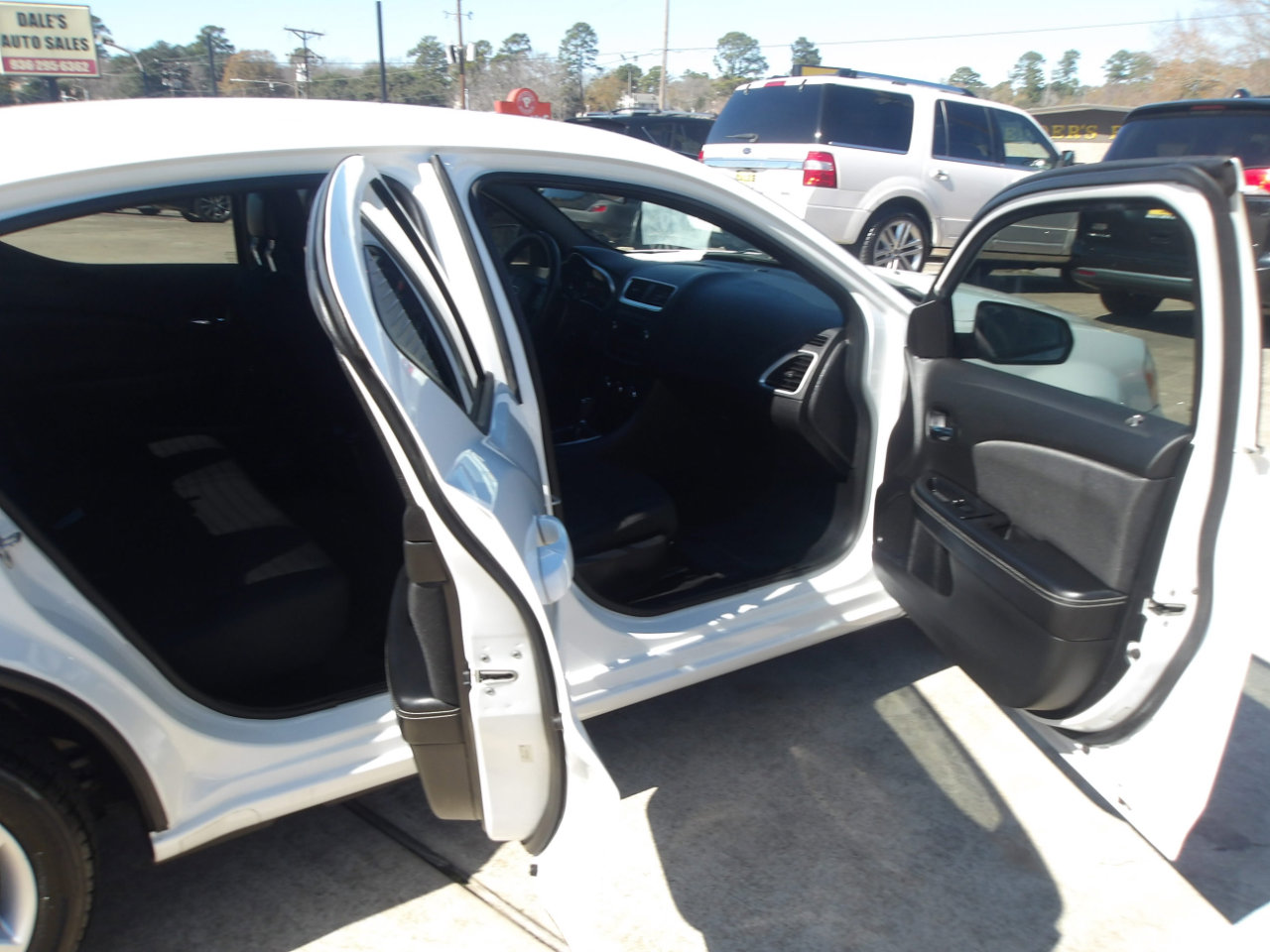 Used 2012 Dodge Avenger SE image 6