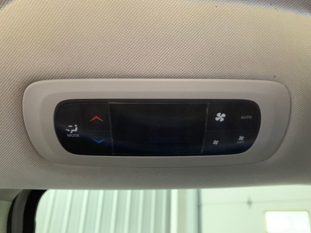 Used 2020 Chrysler Pacifica Touring-L FWD image 20
