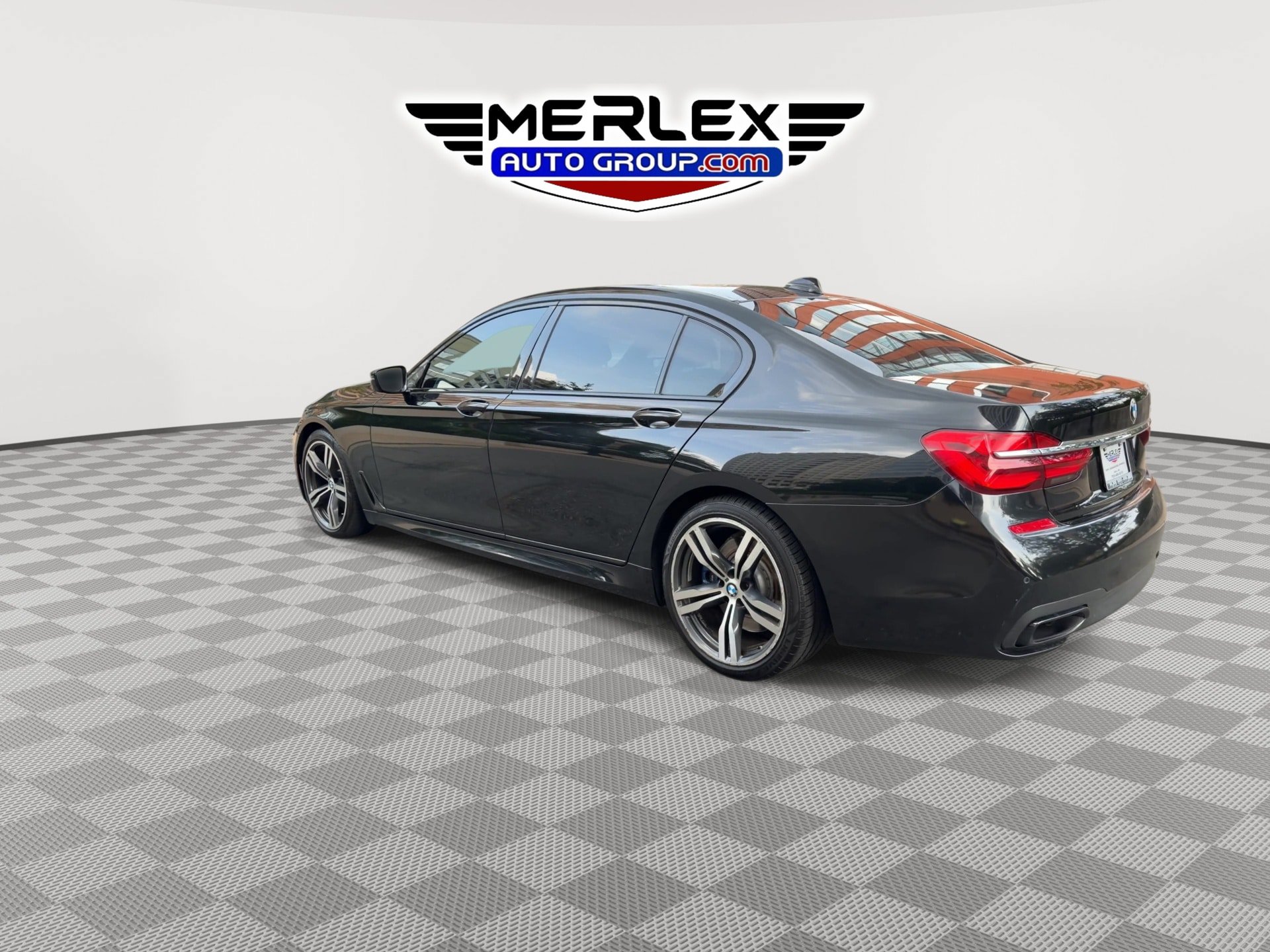 Used 2018 BMW 750i w/ Executive Package RWD image 6