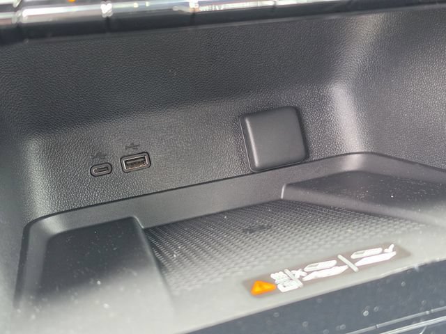 New 2026 Chevrolet Traverse RS w/ LPO, Floor Liner Package FWD image 29