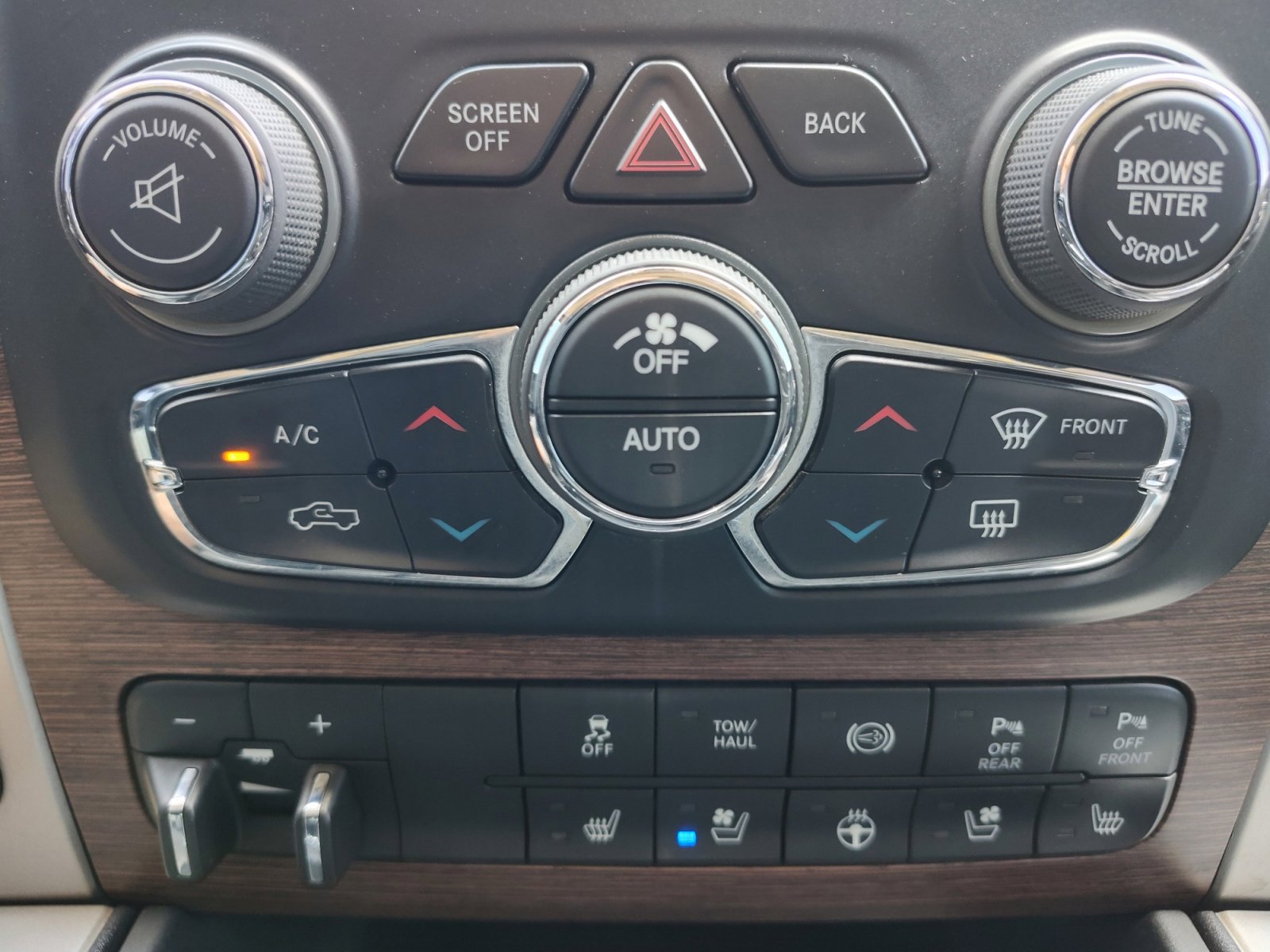 Used 2016 RAM 3500 Laramie AWD/4WD image 20