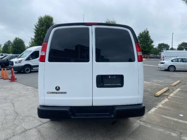 Used 2022 Chevrolet Express 3500 Extended w/ Driver Convenience Package RWD image 9