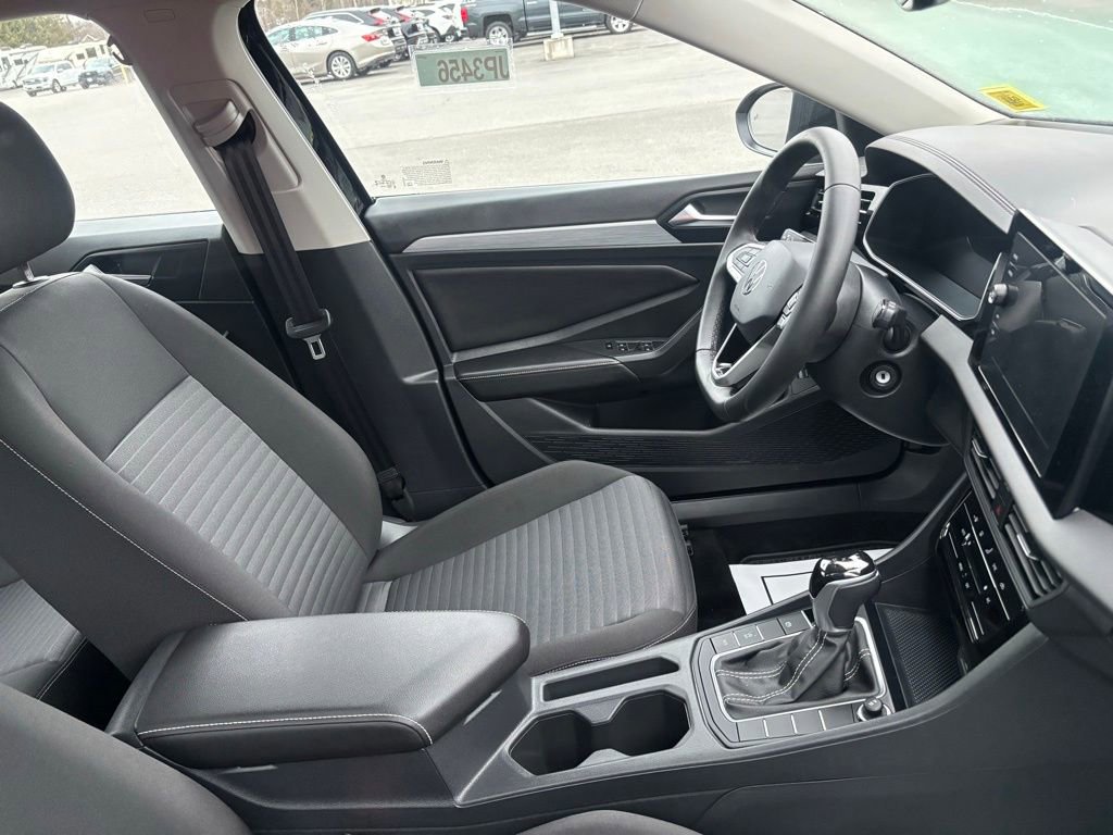 Used 2025 Volkswagen Jetta S image 11