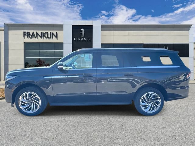New 2026 Lincoln Navigator L Premier AWD/4WD image 4