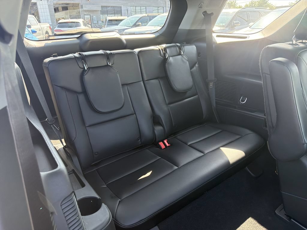 Used 2024 Ford Explorer Limited w/ Equipment Group 301A AWD/4WD image 18
