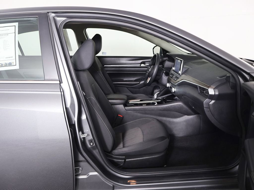 Used 2024 Nissan Altima 2.5 SV image 25