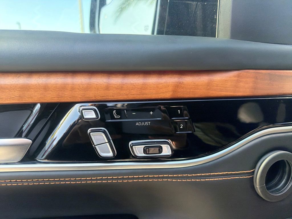 Used 2024 Jeep Grand Wagoneer Series III image 19