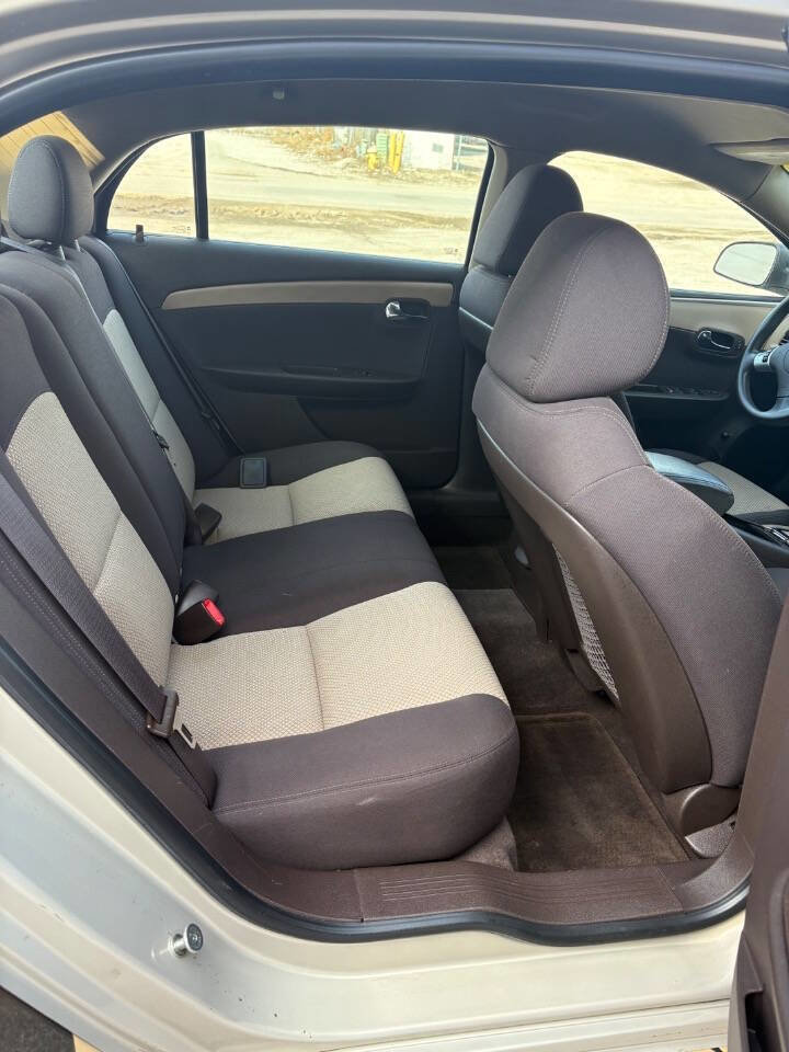 Used 2011 Chevrolet Malibu LS image 9