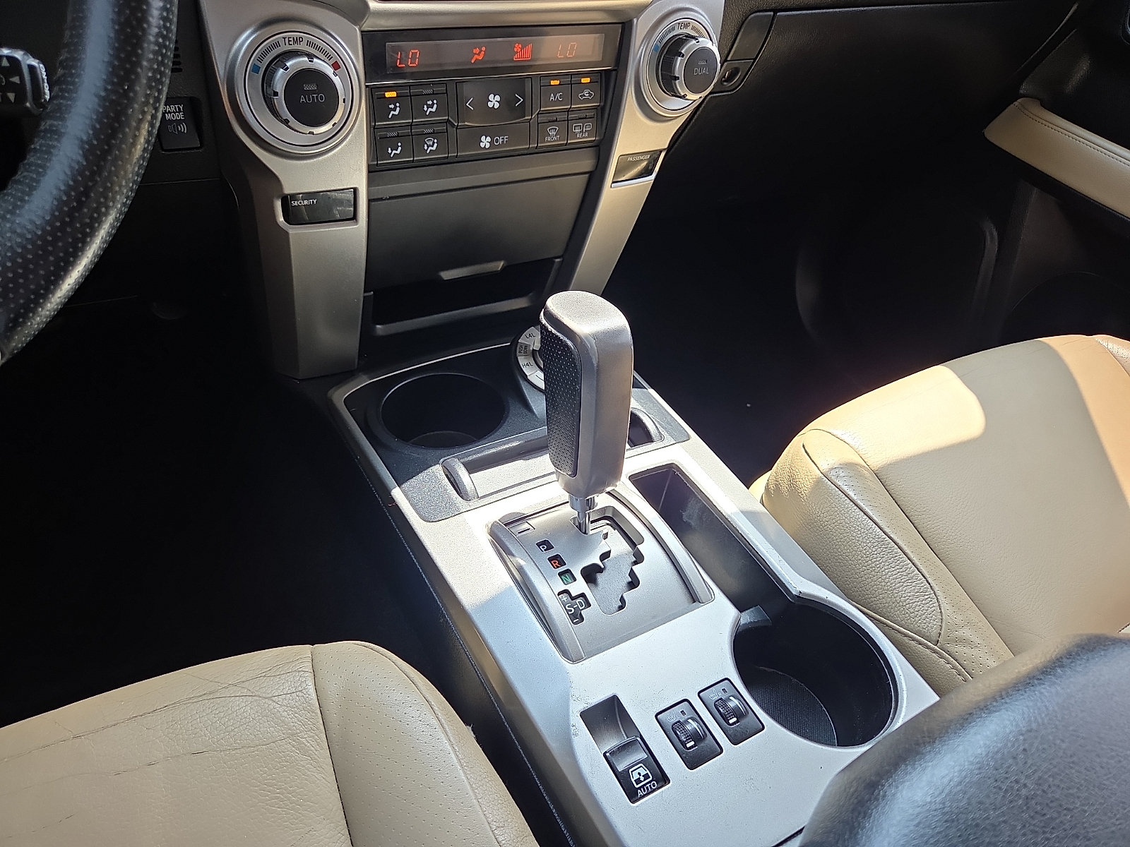 Used 2010 Toyota 4Runner Limited AWD/4WD image 25