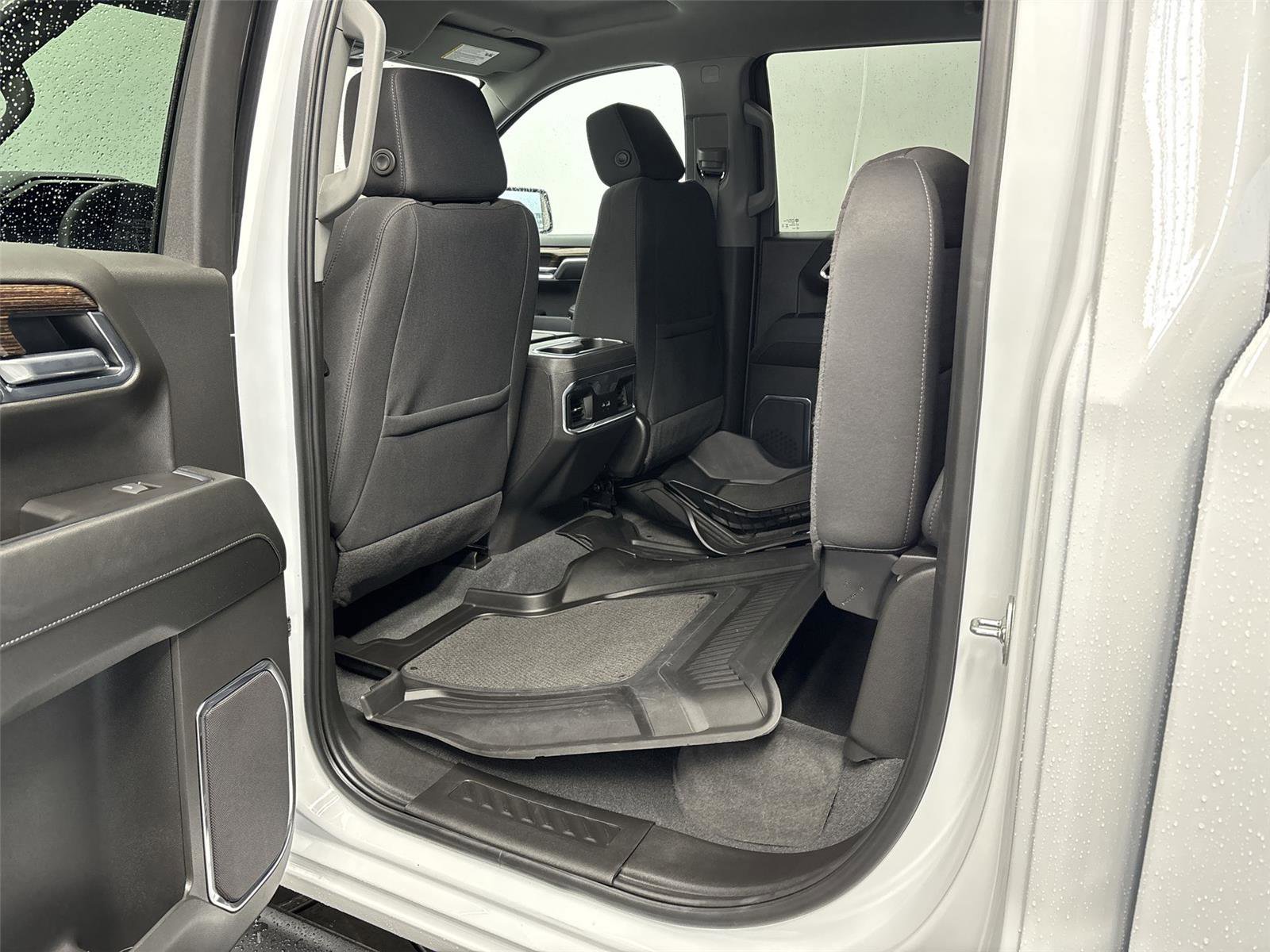 Used 2025 GMC Sierra 1500 Elevation w/ Preferred Package image 17