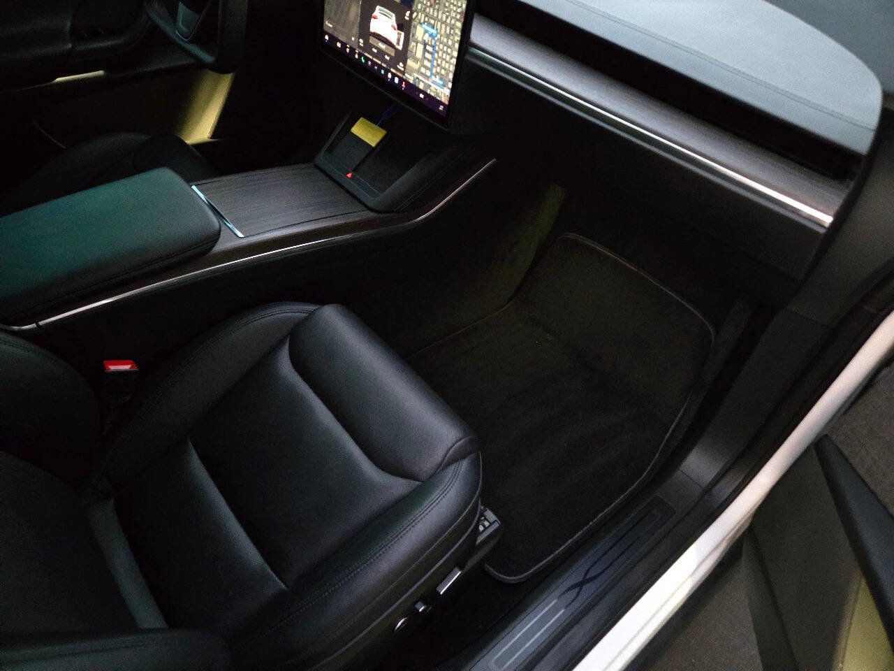 Used 2022 Tesla Model X Base AWD 4dr SUV image 29