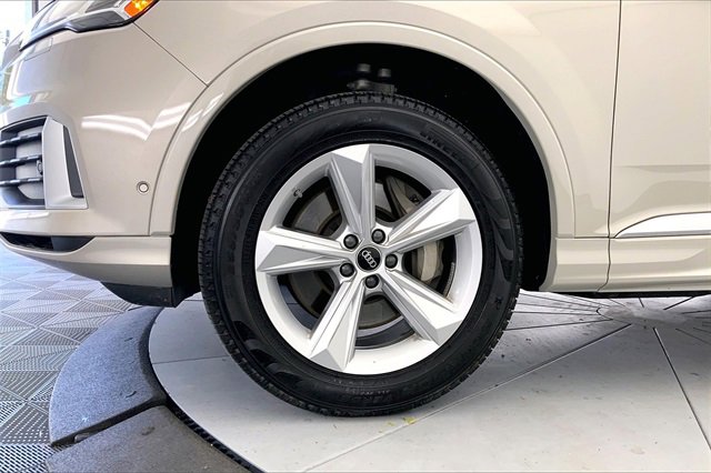 Certified 2023 Audi Q7 2.0T Premium w/ Convenience Package image 9