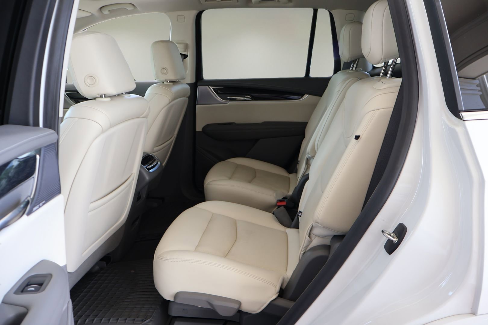 Used 2022 Cadillac XT6 Premium Luxury w/ Technology Package image 14