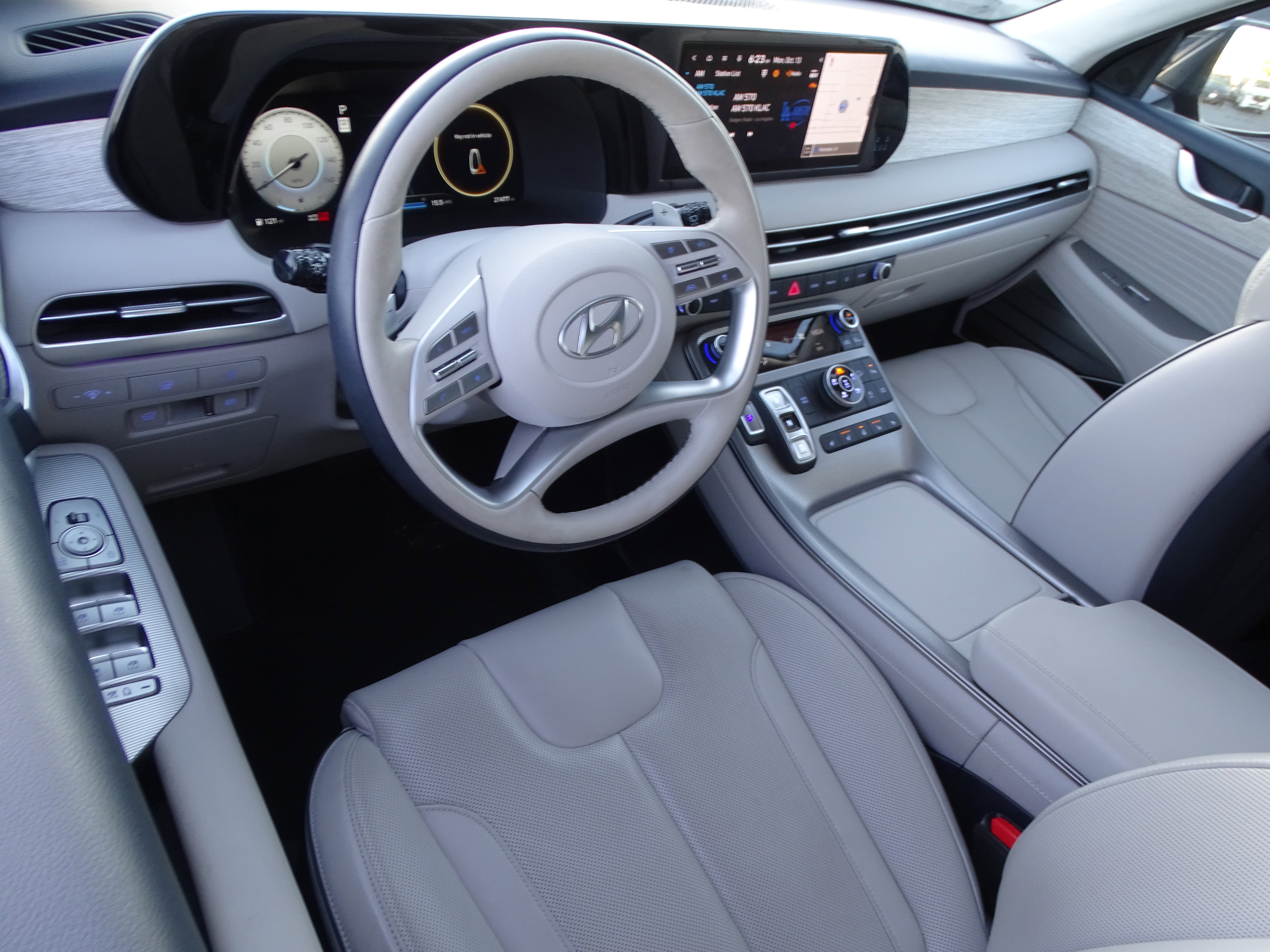 Used 2024 Hyundai Palisade Calligraphy image 5