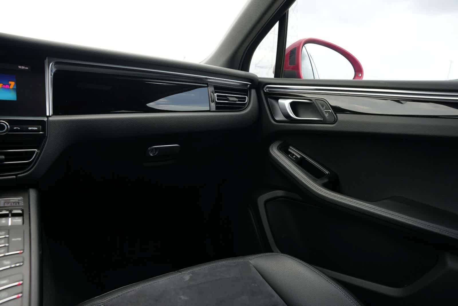 Used 2019 Porsche Macan AWD/4WD image 7