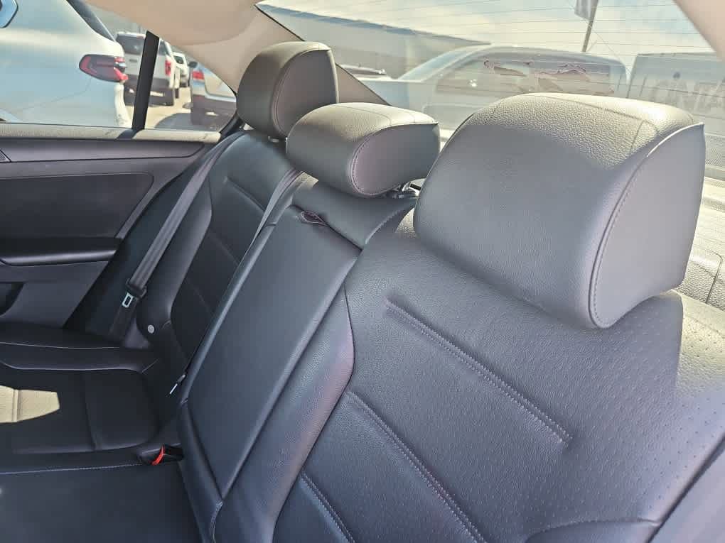 Used 2014 Volkswagen Jetta SE image 12