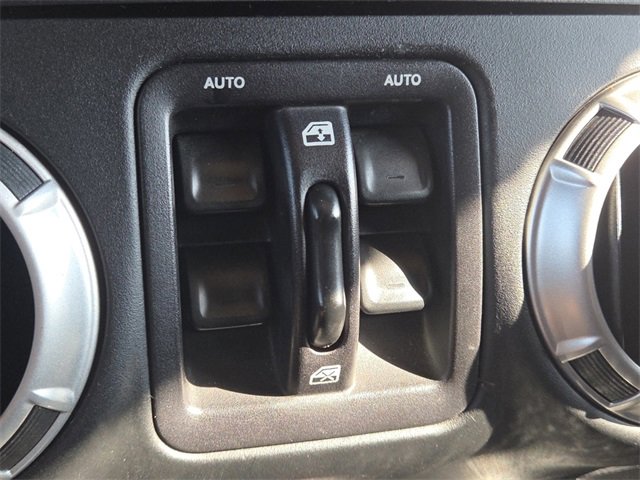 Used 2018 Jeep Wrangler Unlimited Sahara image 6