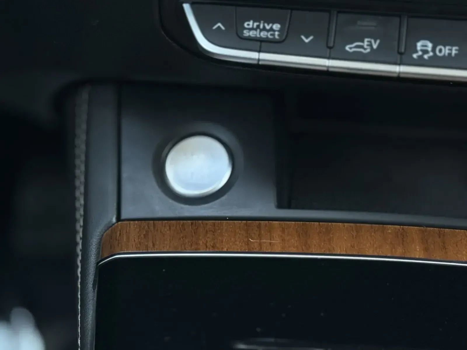 Used 2021 Audi Q5 e Premium Plus w/ Premium Plus Package image 21