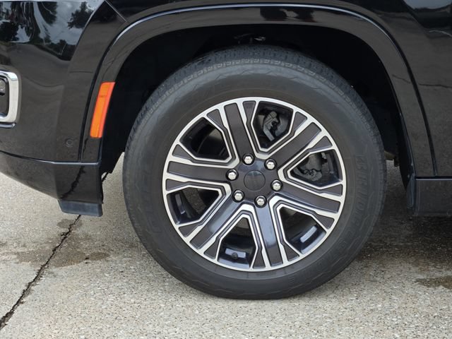 Certified 2024 Jeep Wagoneer L Series II w/ Flexible Seating Group AWD/4WD image 10