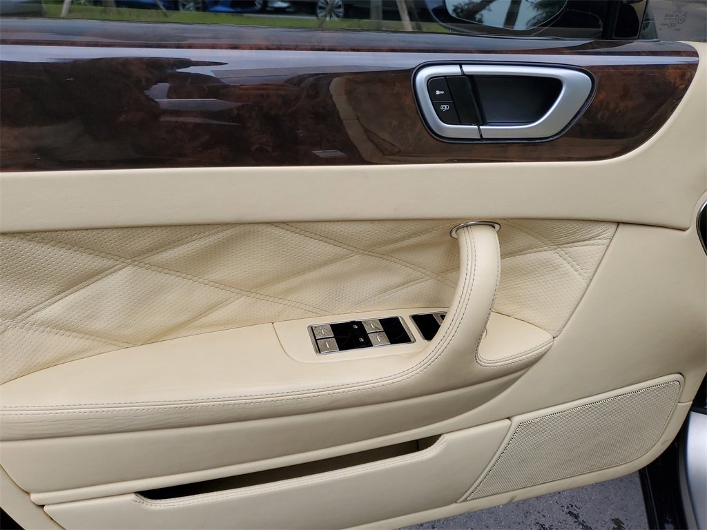 Used 2013 Bentley Flying Spur Flying Spur image 17