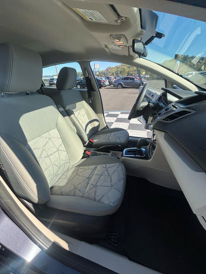Used 2012 Ford Fiesta SE FWD image 19