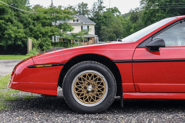 Used 1988 Pontiac Fiero GT RWD image 4