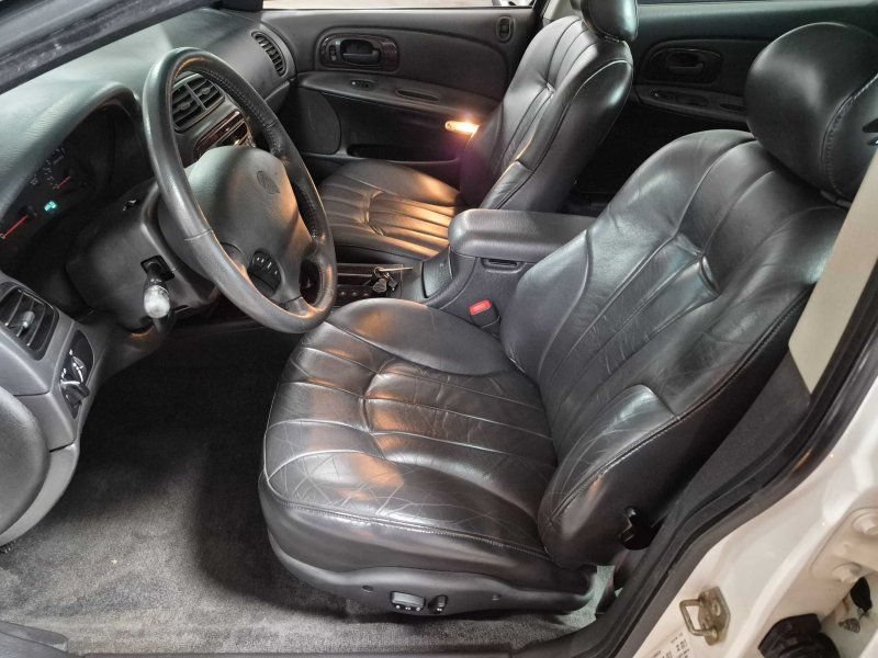 Used 1998 Chrysler Concorde LXi FWD image 6