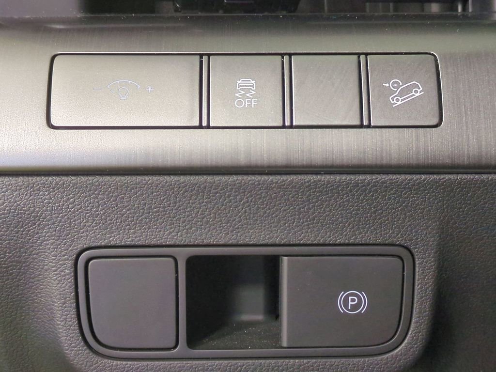 Certified 2025 Hyundai Kona SEL image 28