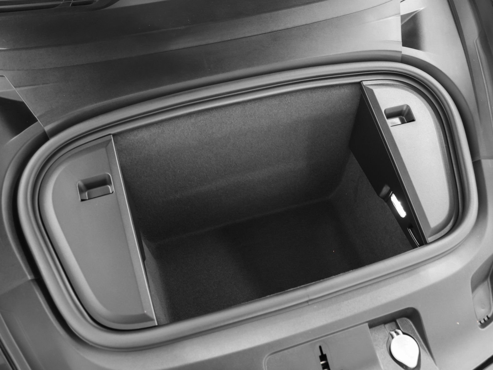 New 2025 Porsche Taycan image 18