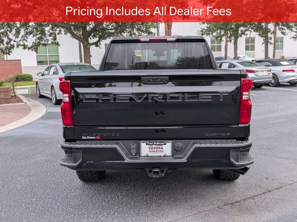 Used 2022 Chevrolet Silverado 1500 Custom w/ LPO, Dark Essentials Package RWD image 5