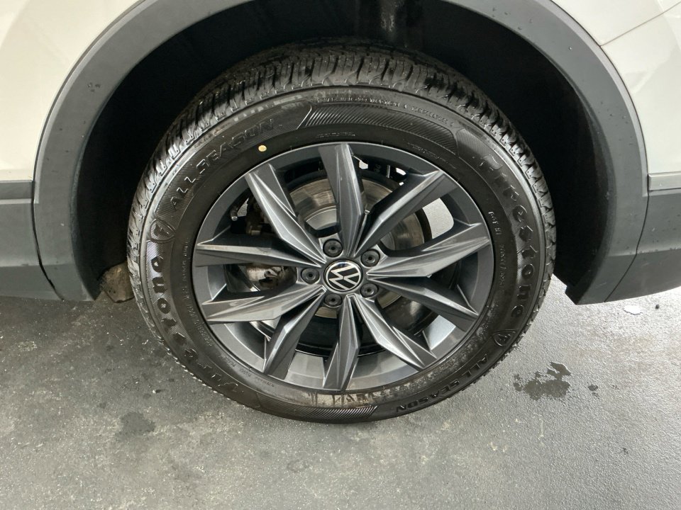 Used 2022 Volkswagen Tiguan SE image 25