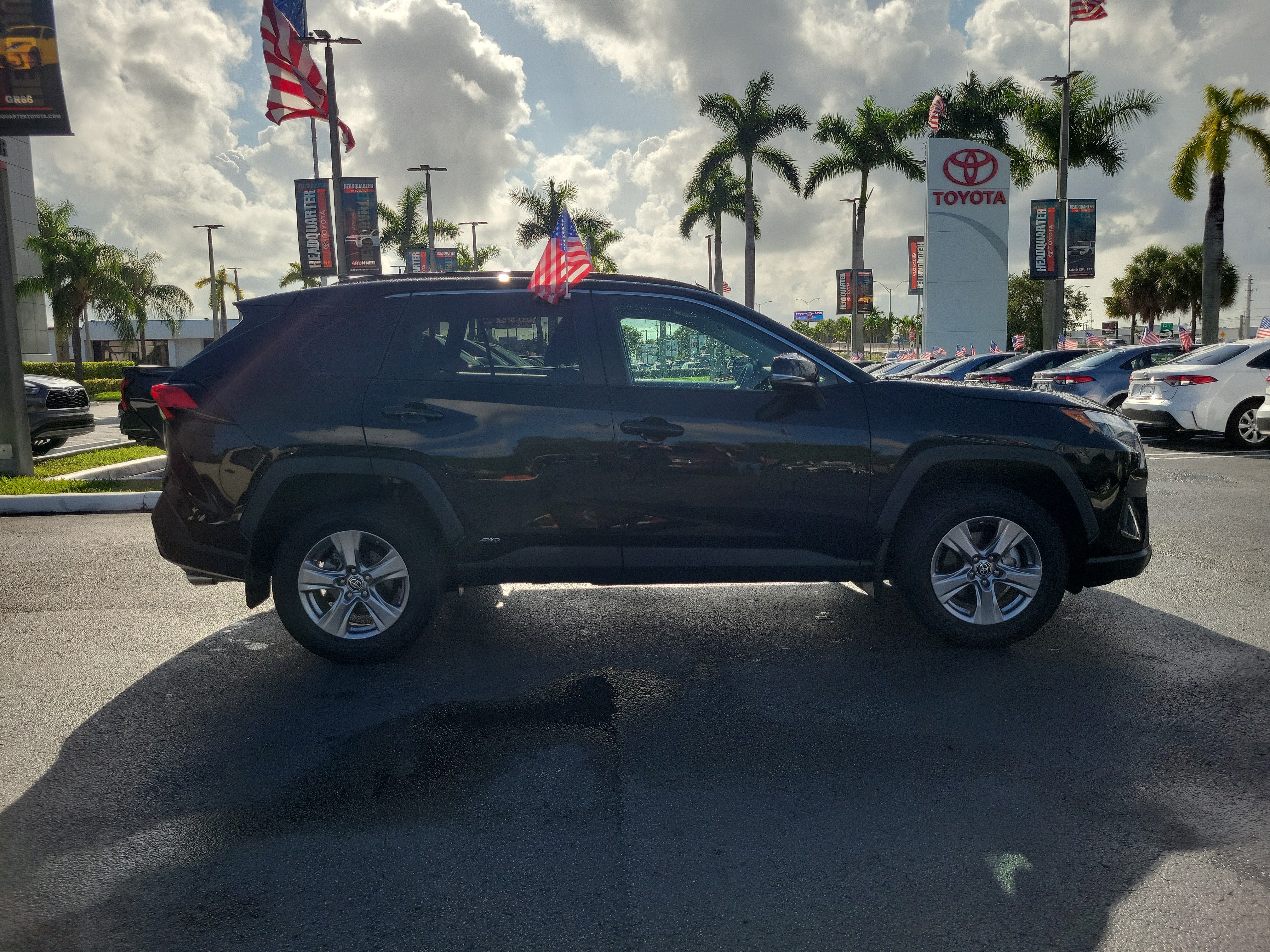 Used 2023 Toyota RAV4 LE AWD/4WD image 13