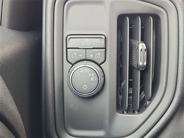 Used 2026 Chevrolet Silverado 1500 Custom image 17