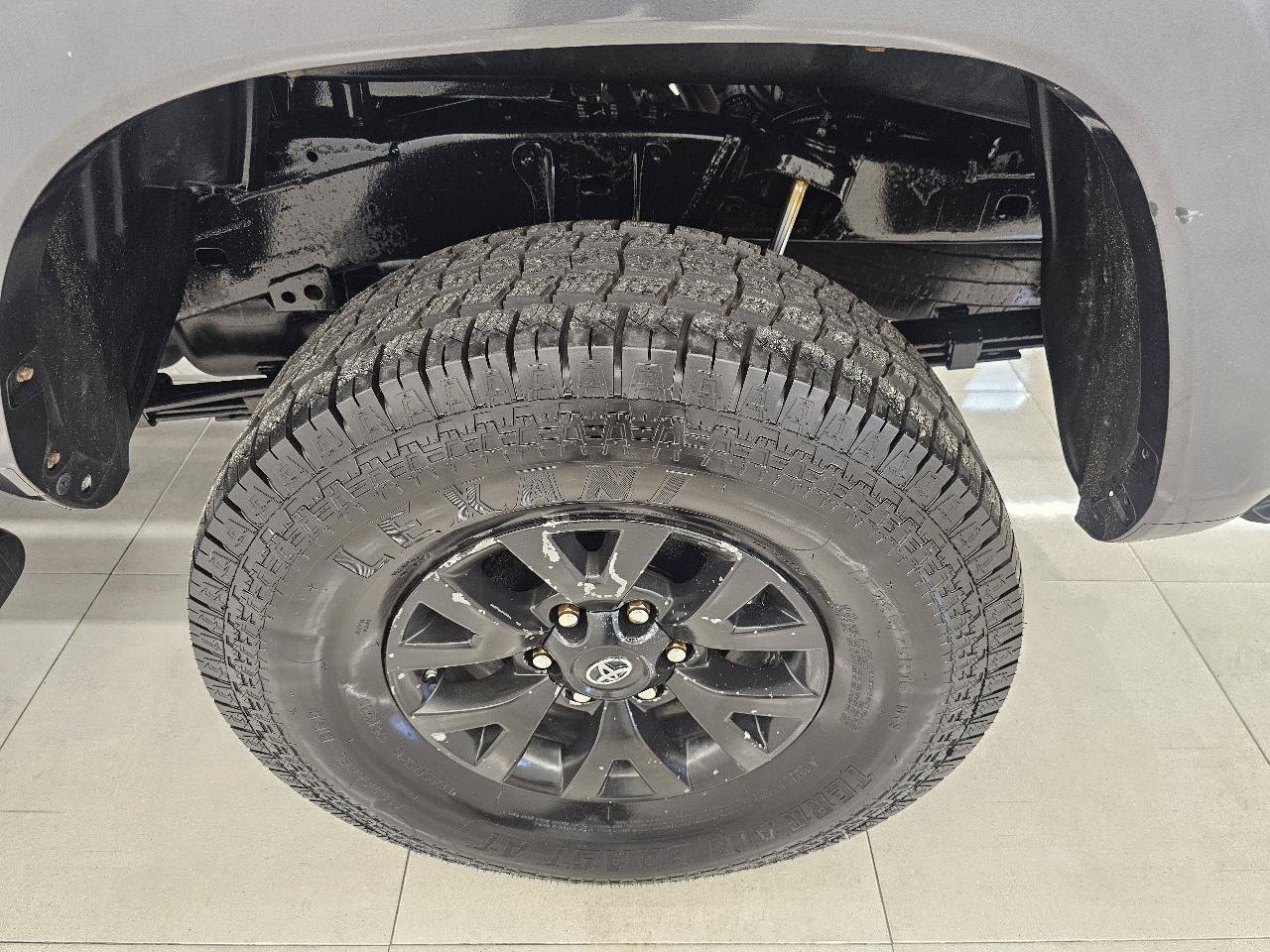 Used 2019 Toyota Tacoma SR5 AWD/4WD image 28