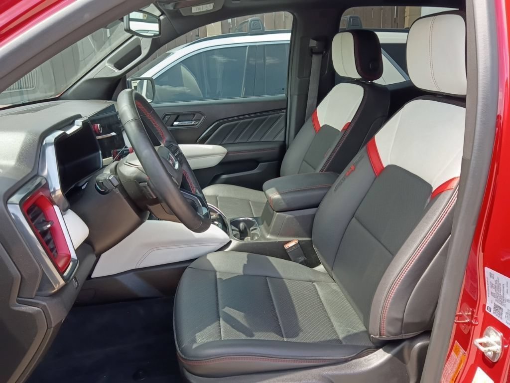 Used 2023 GMC Canyon AT4X AWD/4WD image 7