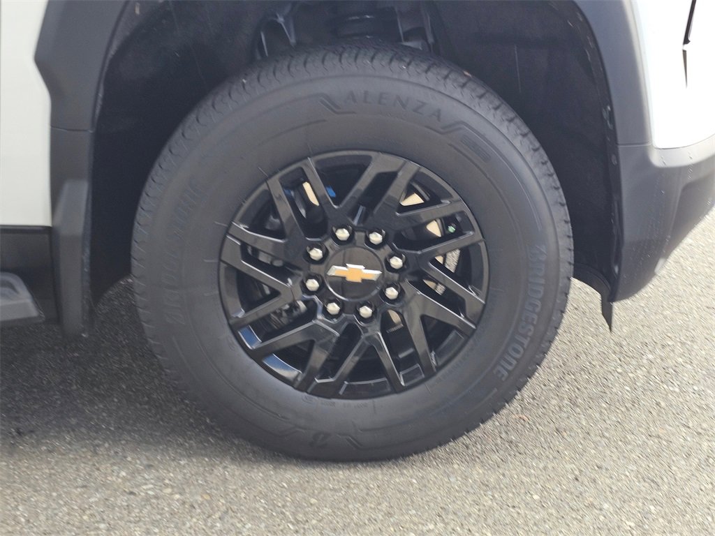 Used 2025 Chevrolet Silverado EV LT image 9